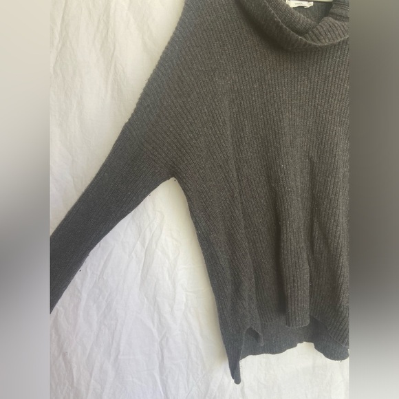 Vince Cowl-Neck Wool Cashmere Sweater Size Medium - Picture 3 of 10